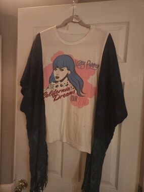 Upcycled Mix And Maych Katy Perry The California Dreams Tour Graphic Tee KIMONO